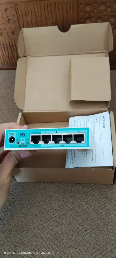 Router Mikrotik RB750GR3