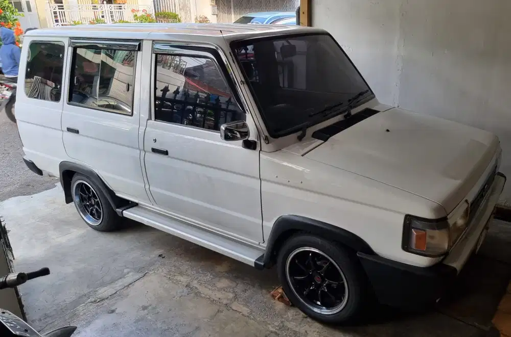 DIJUAL Toyota Kijang 1993 Bensin