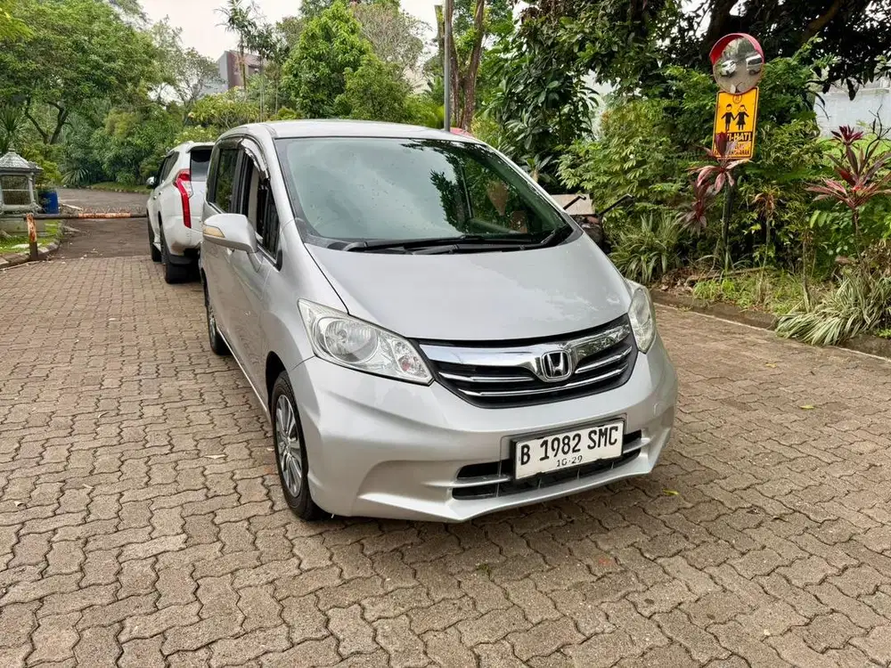Honda freed SD 2014 murah