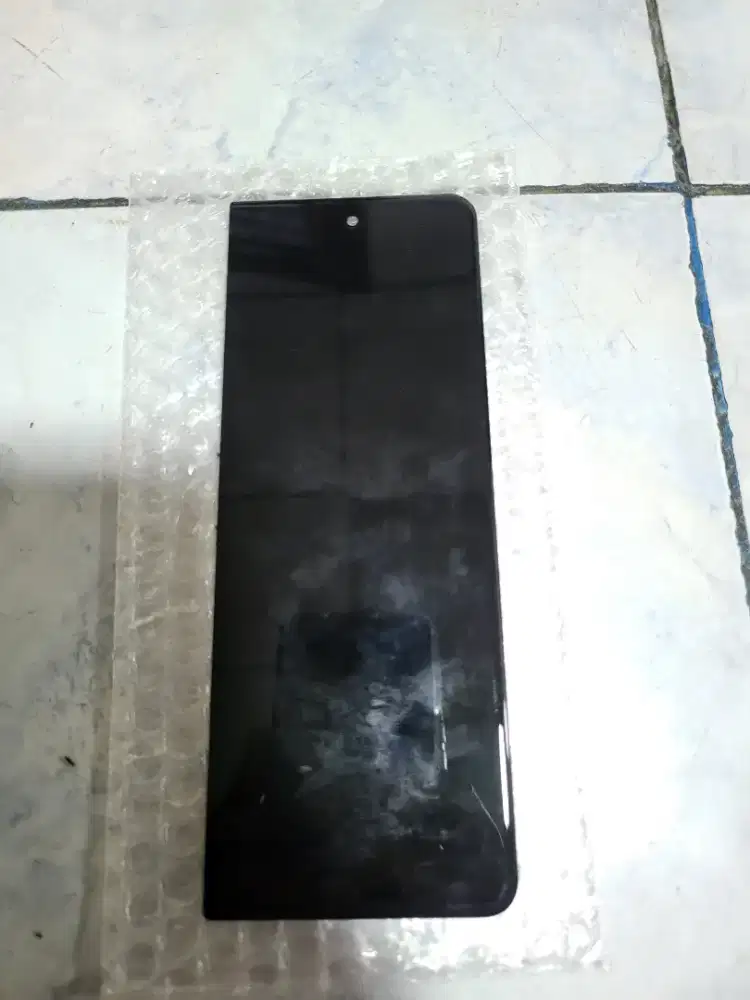 LCD Depan (Luar) ORI Samsung Z Fold 3 (Copotan)