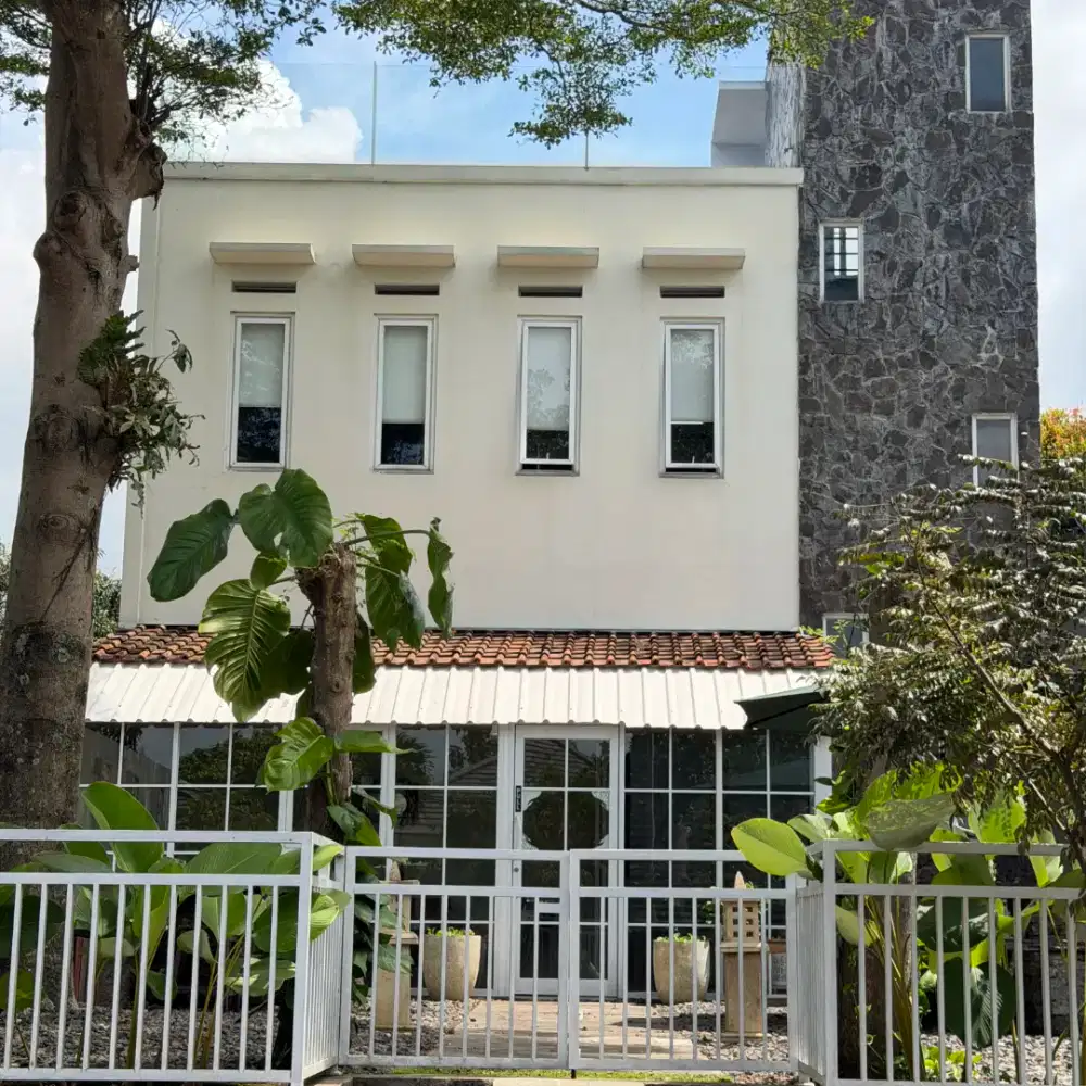 Jual Rumah Estetik view Gunung dengan taman yang luas