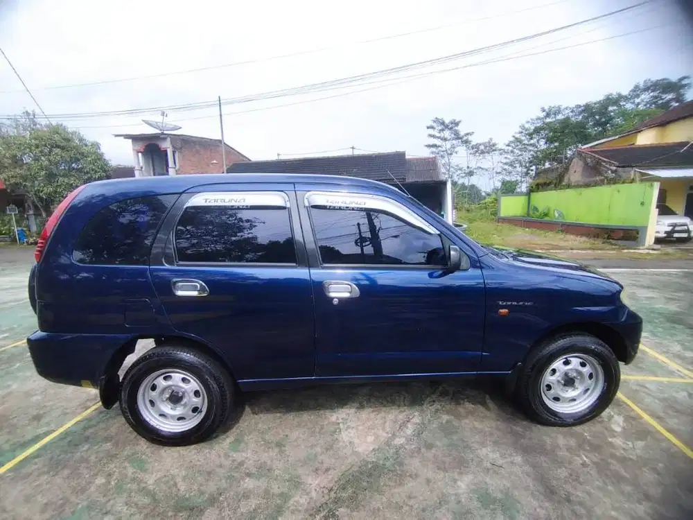 DAIHATSU TARUNA CX 2003