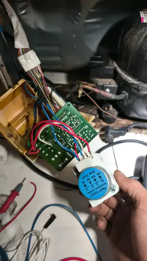 SERVIS AC, KULKAS, MESIN CUCI