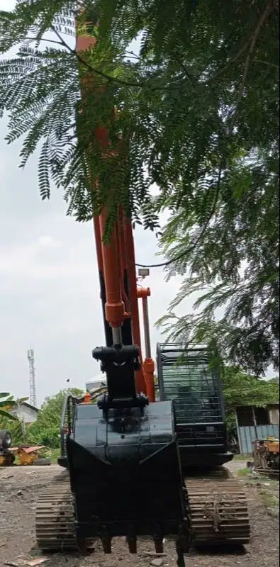 Dijual Excavator Hitachi ZX210F Tahun 2021
