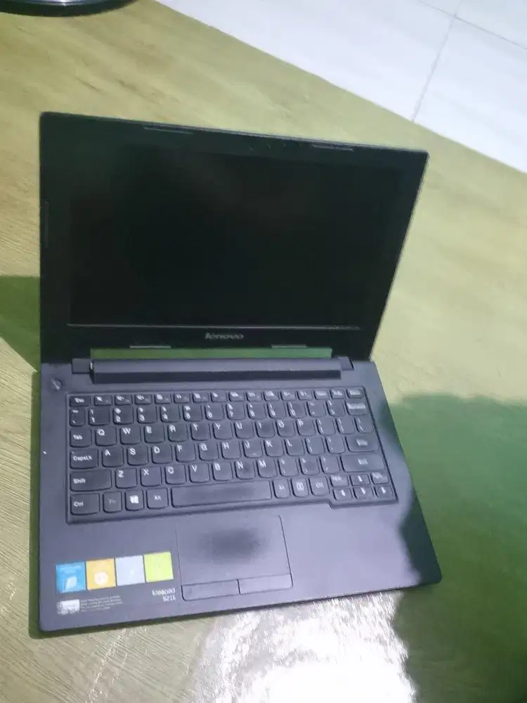 Laptop Lenovo 12,5 Inch SSD 120GB RAM 4GB Mulus Normal Siap Pakai