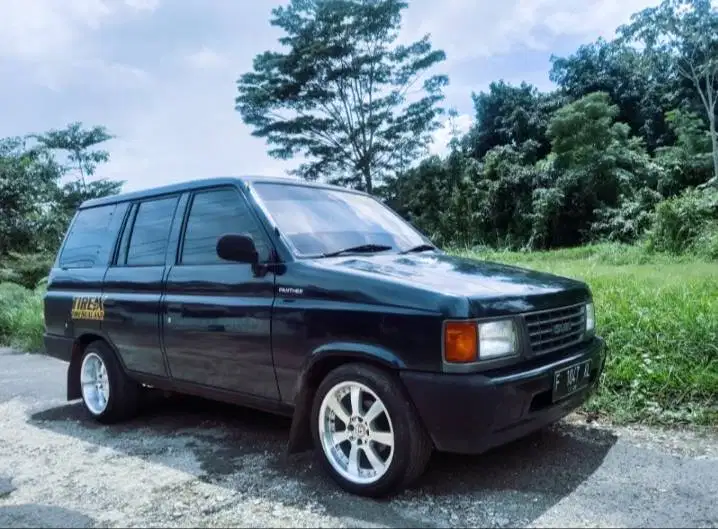 Dijual Isuzu Panther 2.5 tahun 1996