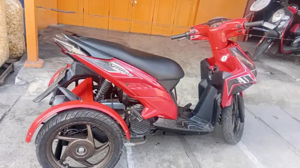 HONDA VARIO TEHCKNO 2110 modif roda tiga