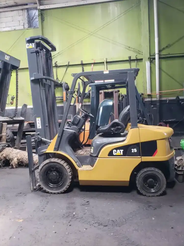 Forklift Caterpillar 2,5 Ton,Manual,Tiang 4 Meter,Mesin S4S,Tahun 2018