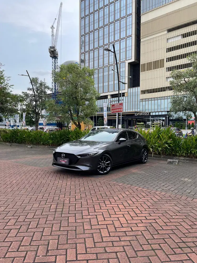 Mazda 3 Hatcback 2.0 AT 2022
Odo (26rb)  KM LOW