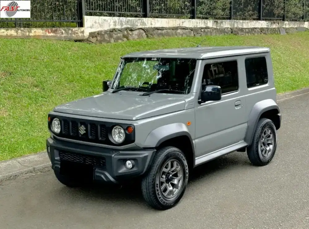Suzuki Jimny 2024 1.5 AT 3 Pintu Low Km Siap Jalan