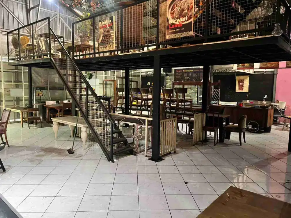 Di Sewakan  Ex Resto,   siap pakai  di jalan utama  Pulogebang,  Jakarta Timur.