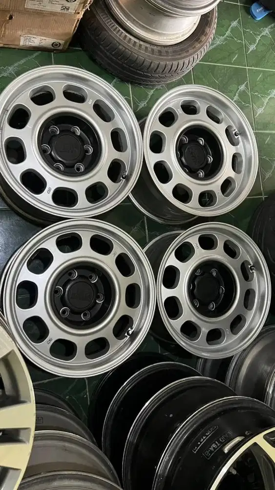 Velg Hsr KLG R17 gress 98% pajero fortuner hilix hiace triton
