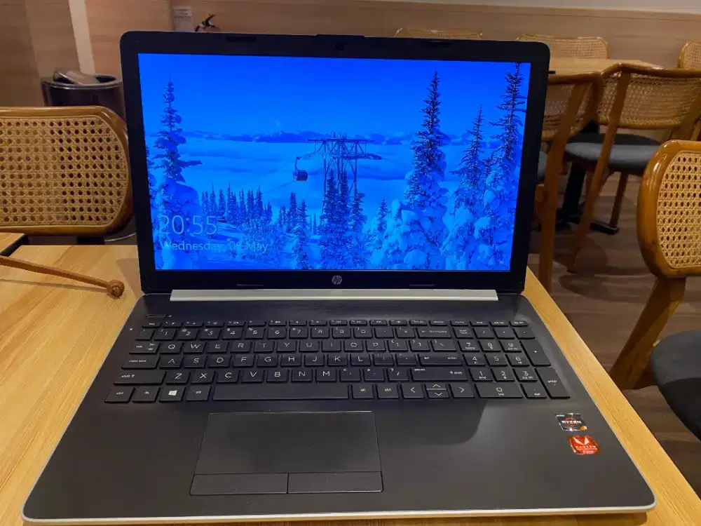 LAPTOP HP 15 LAYAR LEBAR