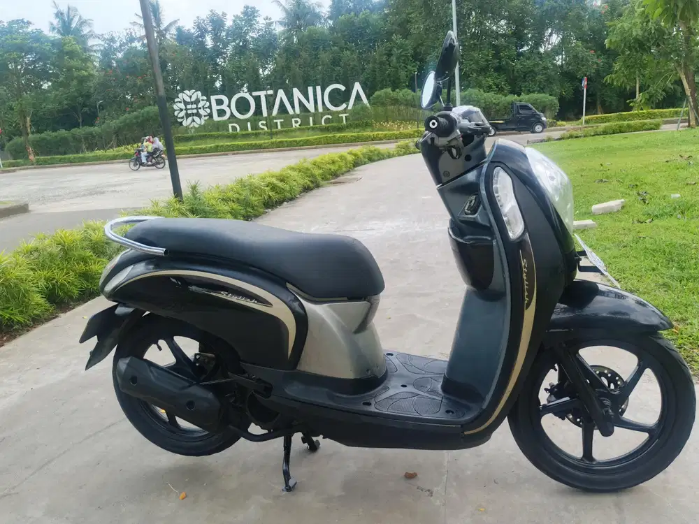 Honda Scoopy 2014 stater tokcer halus mulus terawat