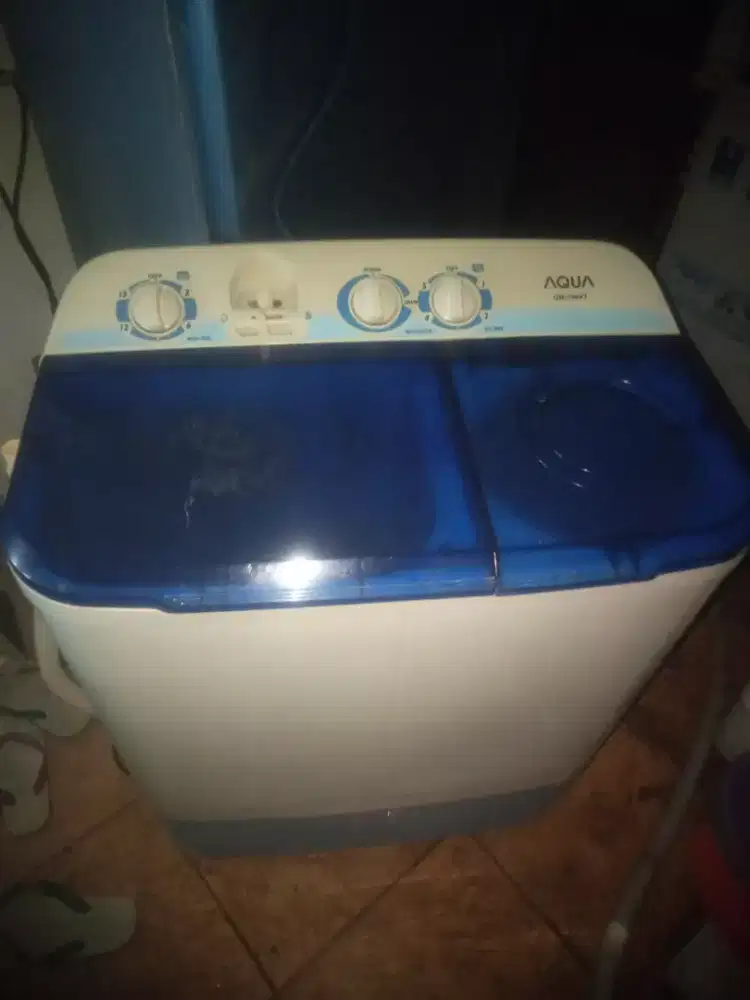 Mesin cuci 2 tabung merk AQUA 7,5 kgnormal siap pakai nego tipis