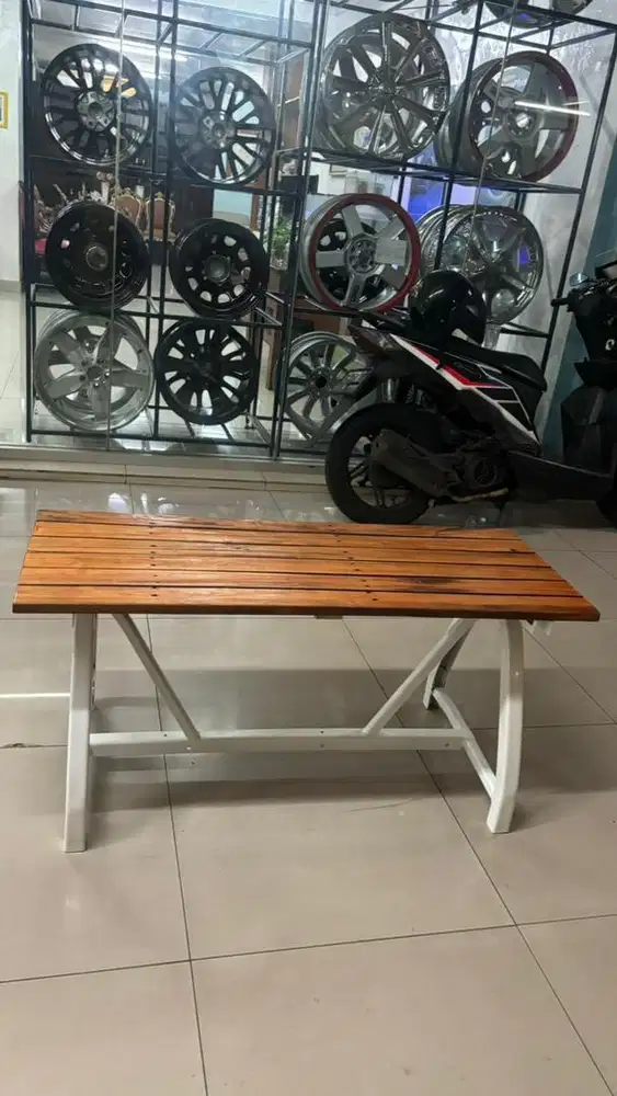 Meja Kayu Besi Kokoh