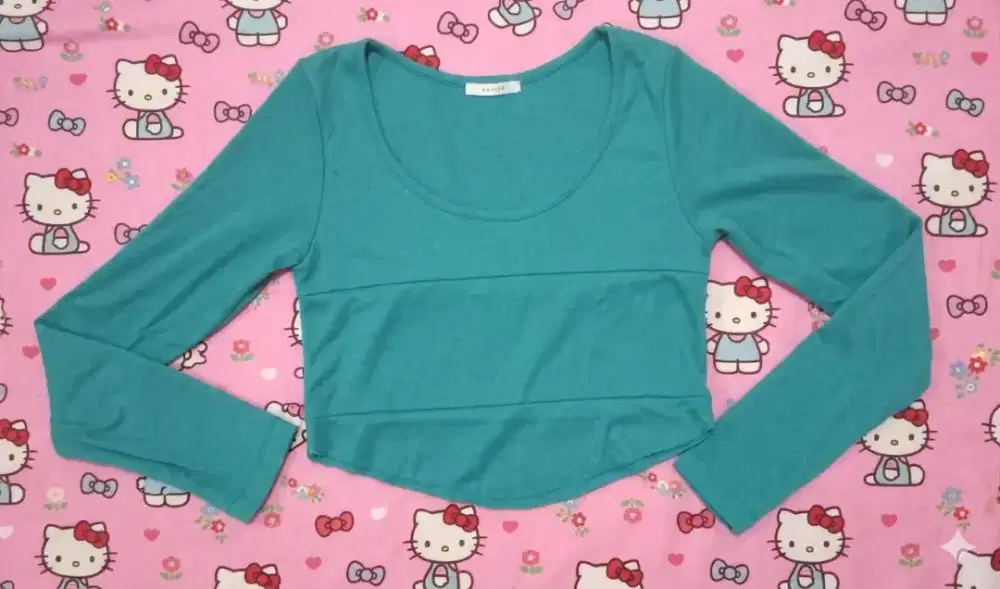 Crop  top kaos lengan panjang