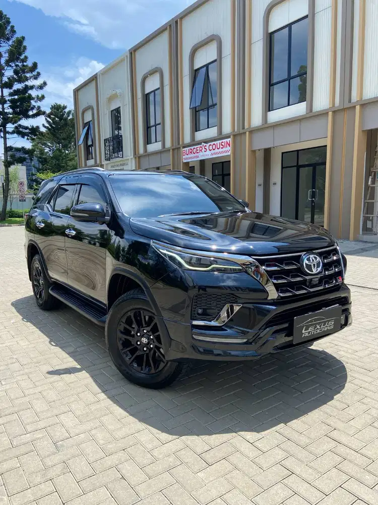 FORTUNER GR 2.8 LOW ODO, BISA DP MINIM DAN BISA SOLAR !