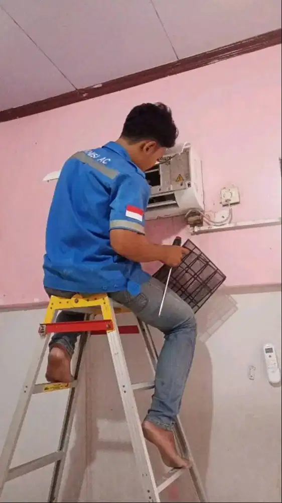 SERVIS AC BONGKAR PASANG AC  SERVIS MESIN CUCI KULKAS POMPA AIR DLL