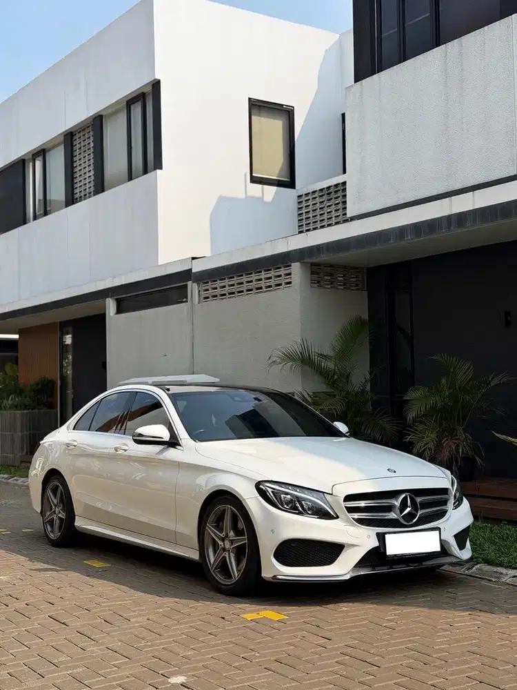 Mercedes Benz C250 Amg 2017 White on Black Sangat Terawat