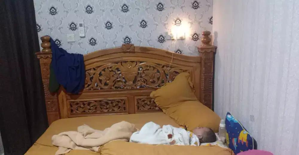 Dipan / Ranjang / Tempat Tidur Kayu Jati Rahwana Ukuran 160×200