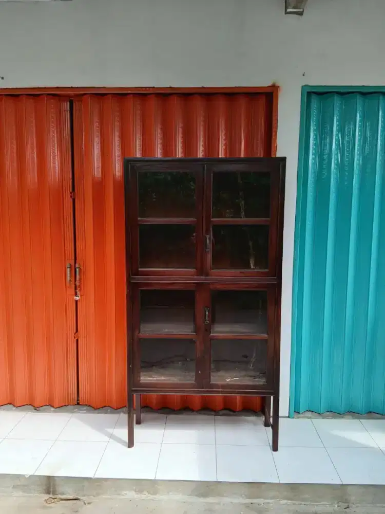 Lemari pajangan pecinaan lemari display cuiho
