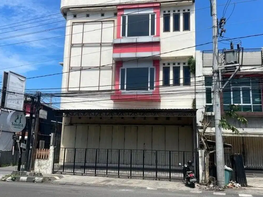 Disewakan Ruko Strategis 3 Lantai di Jalan Kaliurang KM 5 Pusat Bisnis & Mahasiswa Yogyakarta
