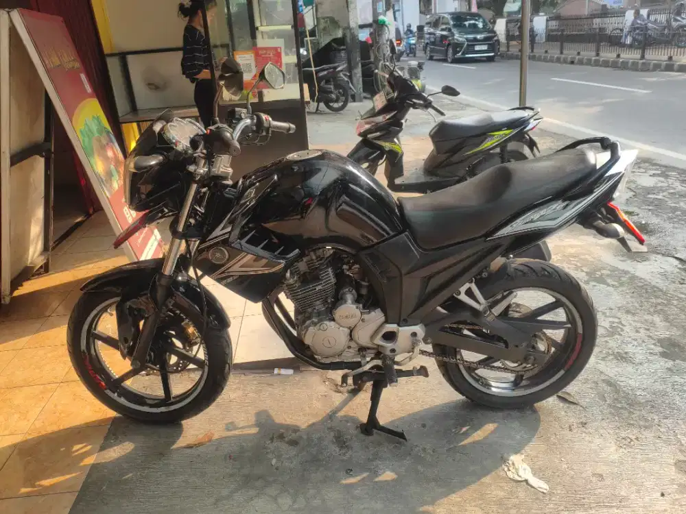 Scorpio tapak lebar