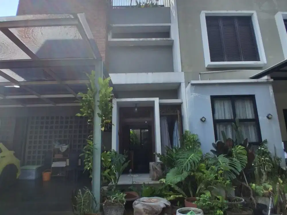 Rumah 3 Lantai Dengan Arsitektur Unik Dalam Cluster Di Jagakarsa Jakarta Selatan