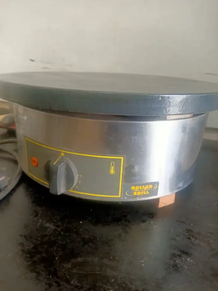 Mesin Dcrepes merk Roller grill
