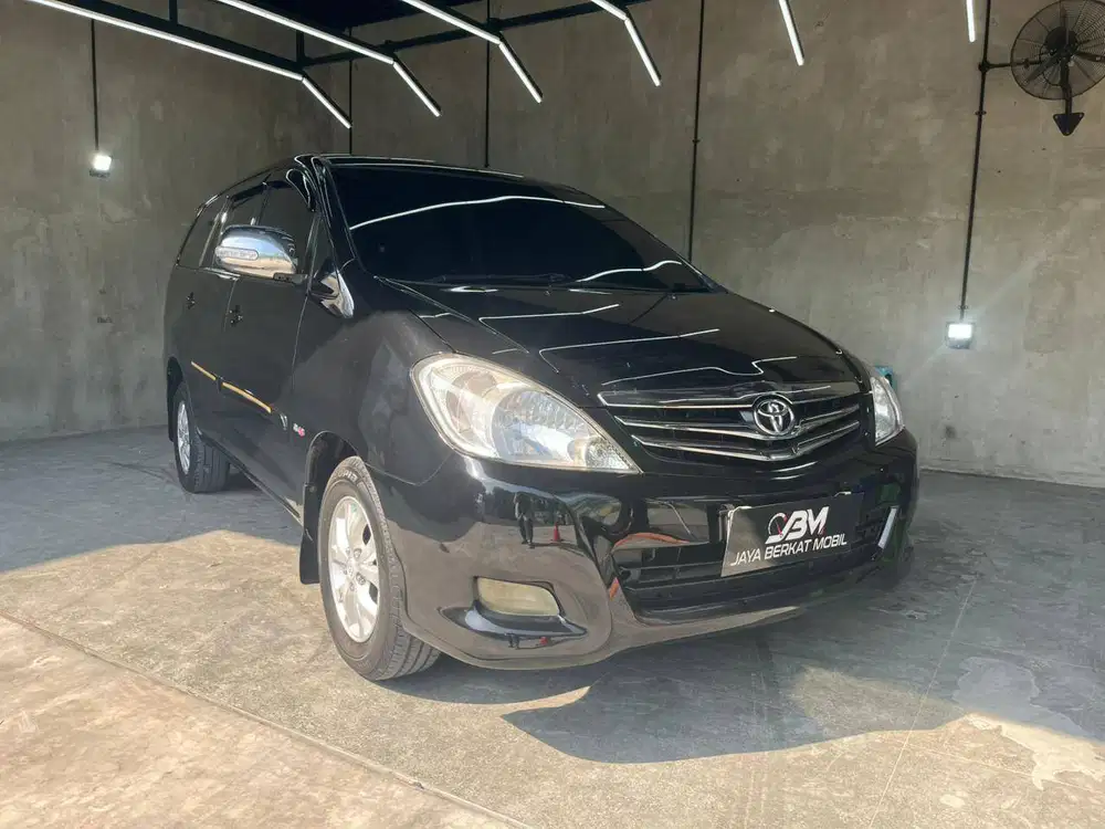 TOYOTA INNOVA 2.5 G MT 2010