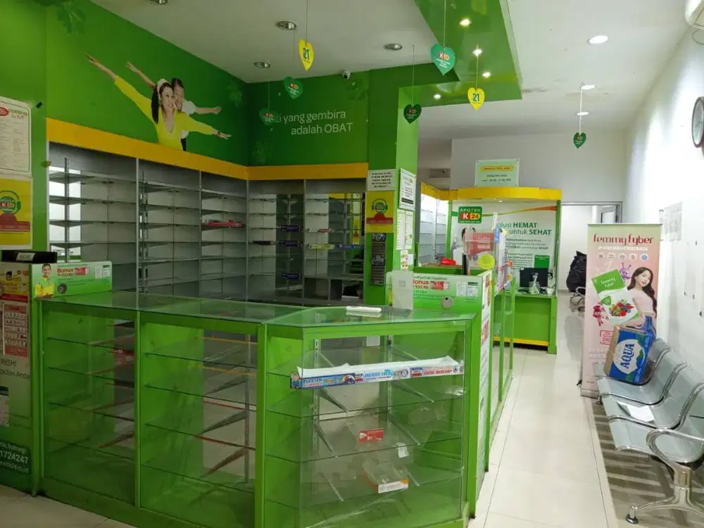 DIJUAL INTERIOR EX. APOTEK LENGKAP  SIAP PAKAI - BANDUNG