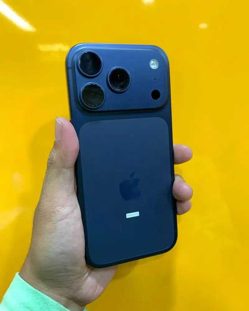 iPhone 17 Pro 256GB Garansi Resmi iBox Battery 100% Mulus Like New