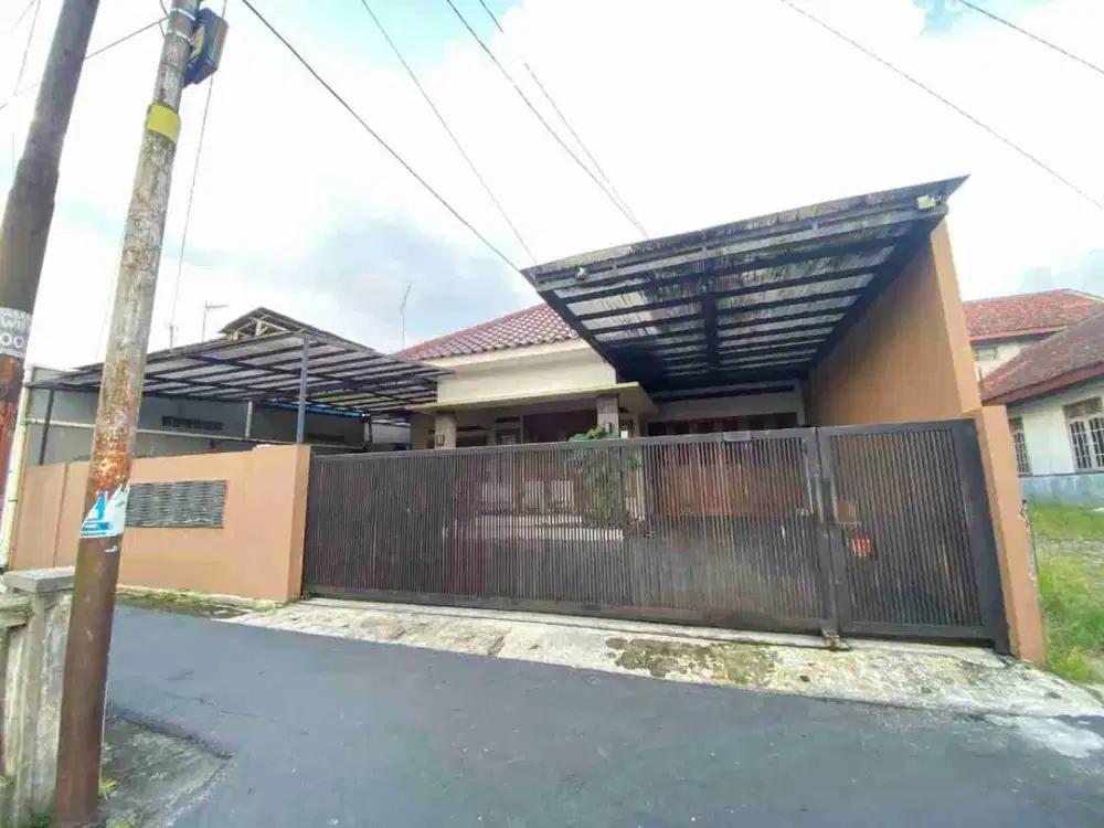 Dijual Rumah 2 Lantai di kota  Magelang Tengah dekat ARTOS MALL,PARKIR LUAS  muat 7 mobil