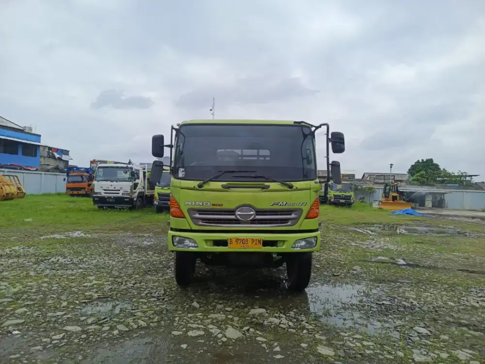 Hino Selfloader