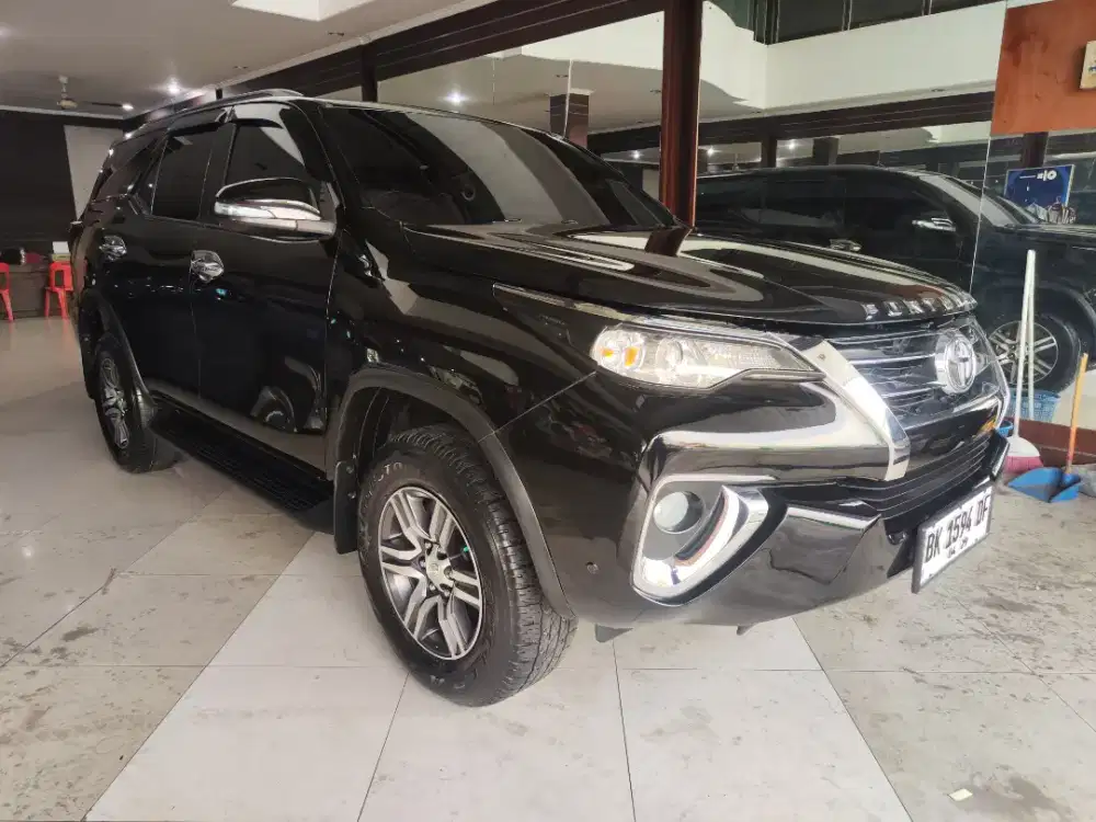 Fortuner Diesel AT 2017 VRZ pajero