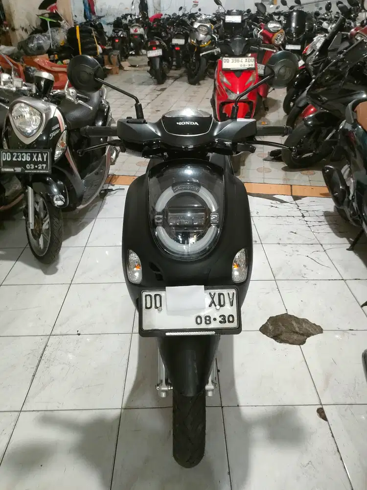 Honda Scoopy 2025 hitam