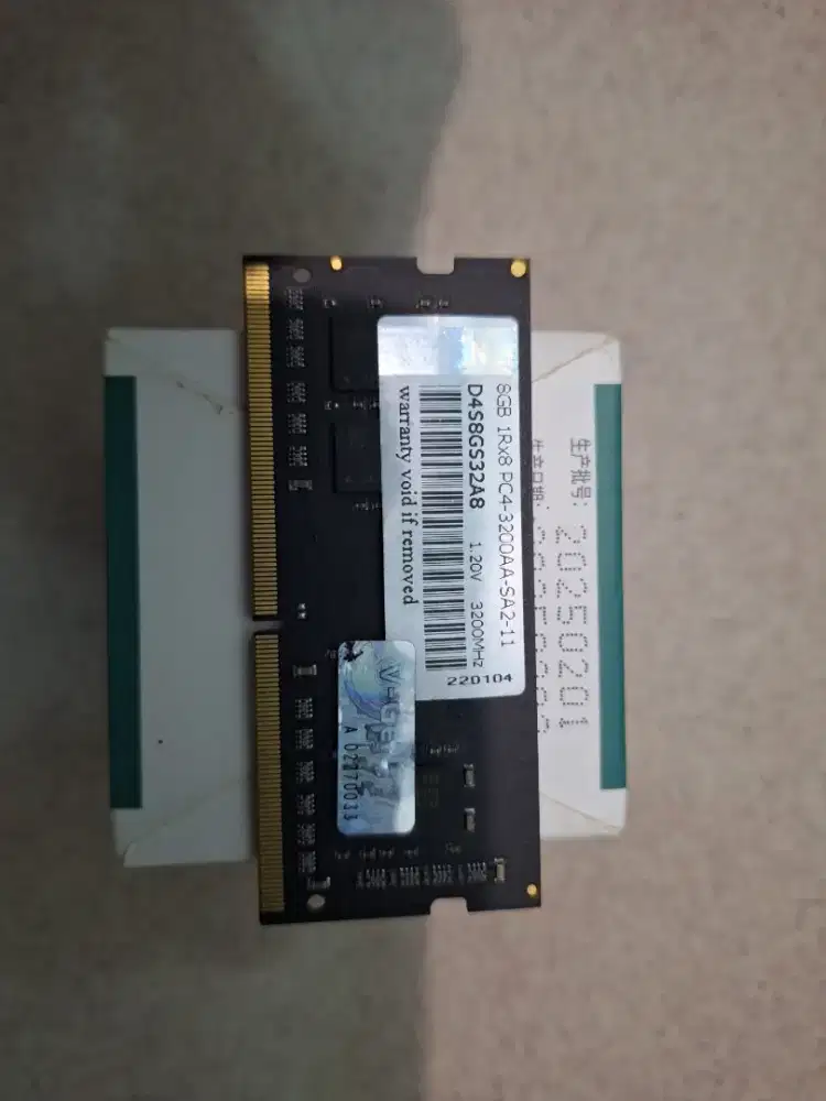 Bismillah dijual ram laptop ddr4 8gb kondisi ok tes ok