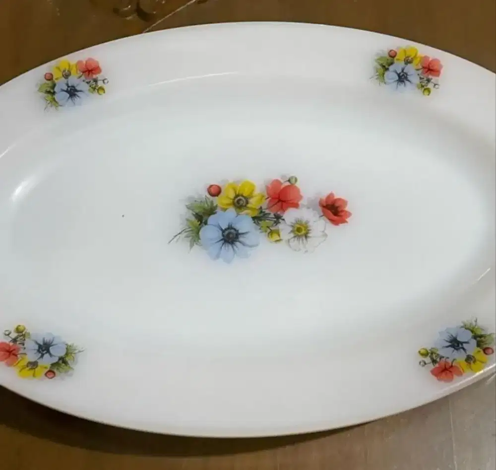 Piring Saji Oval merek Arcopal France 36cm x 23cm