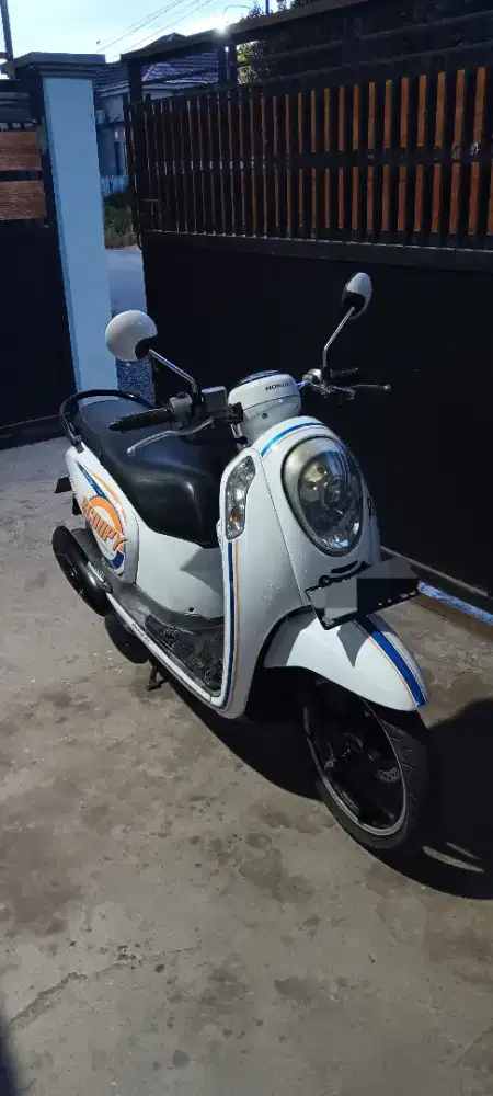 Dijual Scoopy 2016