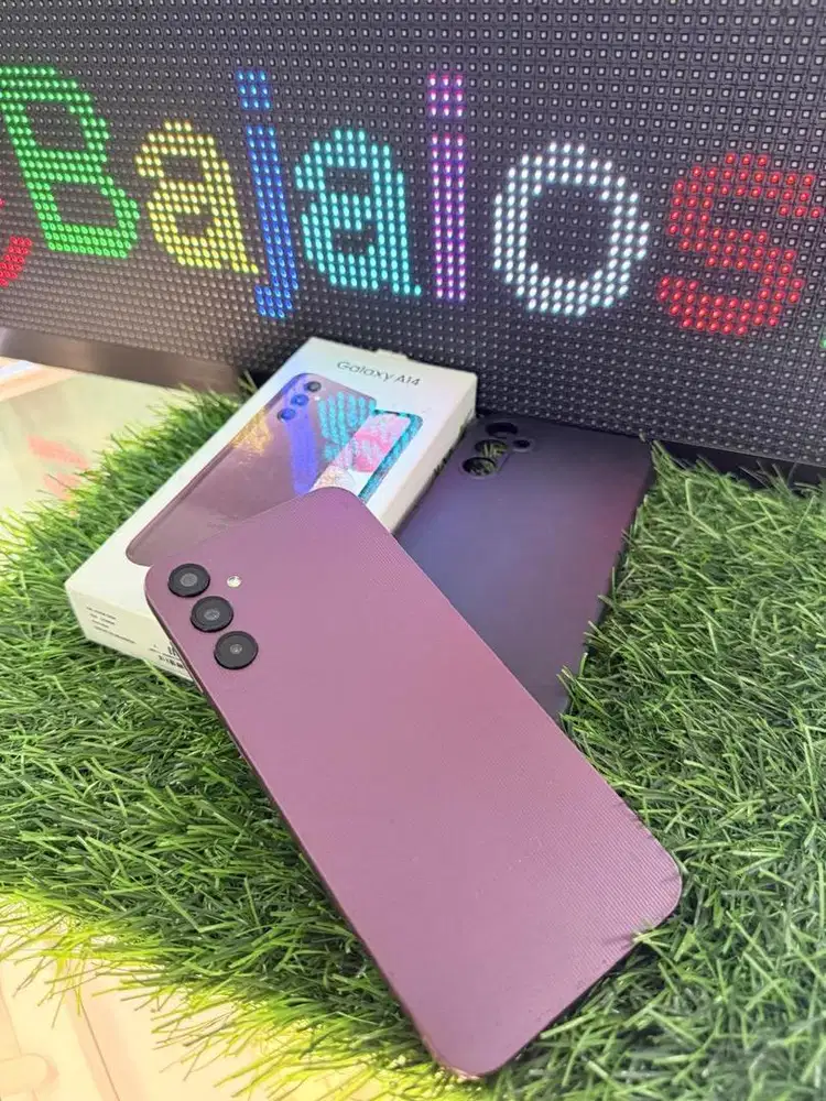 Samsung A14 4/128gb dark red