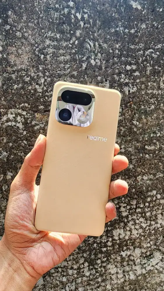 Realme 16 Pro plus Gold