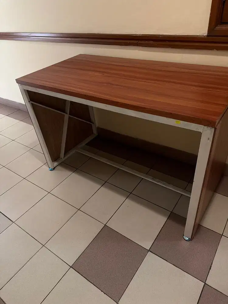 Meja belajar/kerja bagus
