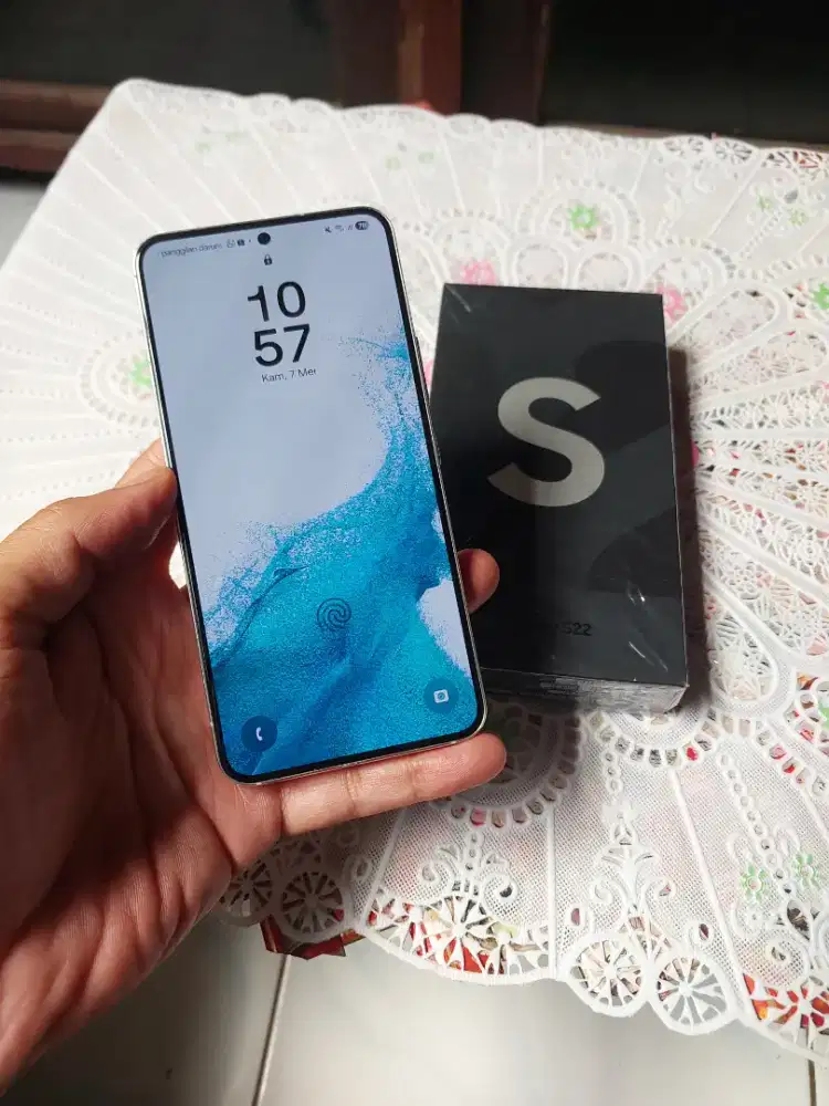 Samsung s22 8/128 jaringan 5G resmi Indonesia