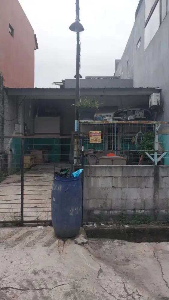 DiJual Rumah Bekas Workshop