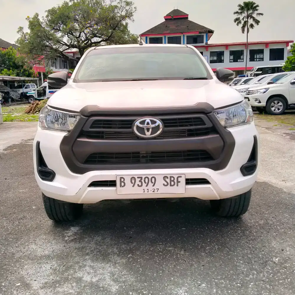 TOYOTA HILUX DC E 2.4 4X4 MT 2022