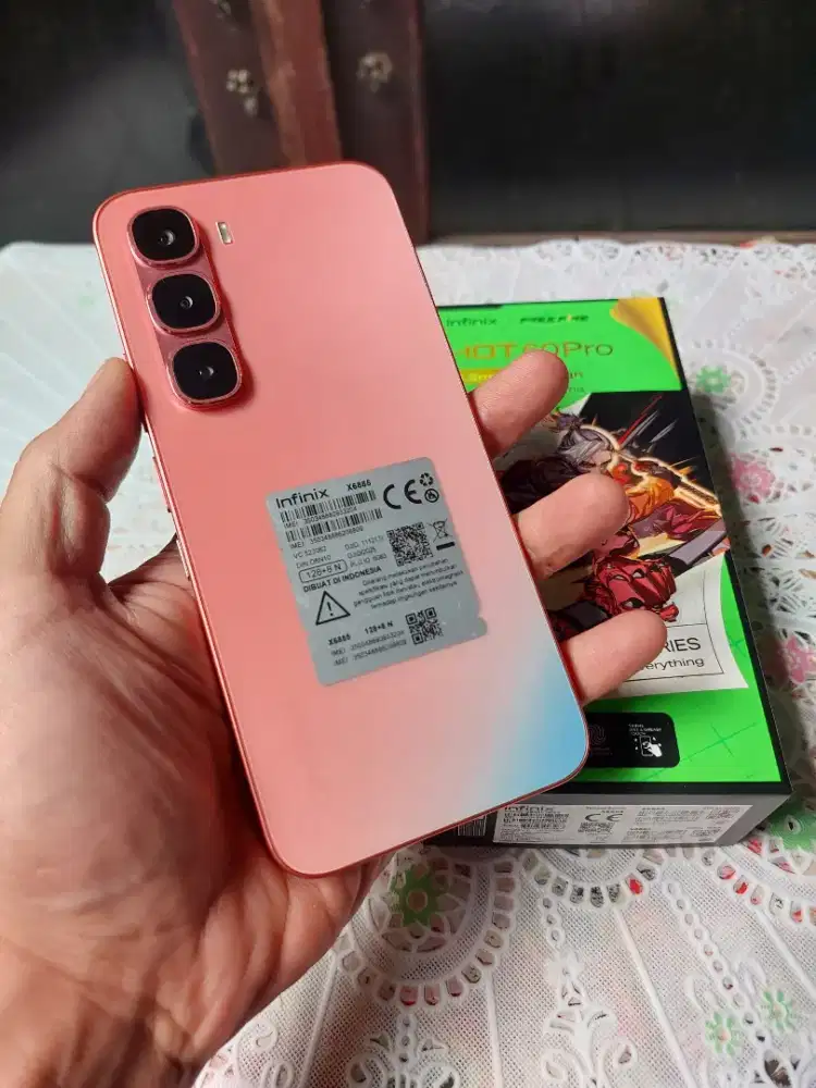 Infinix hot 60 pro 8/128 resmi Indonesia banyak di cari