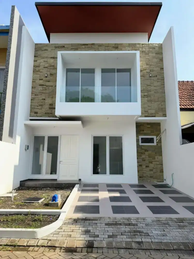 Dijual Rumah 2 lantai baru gress Bukit Palma