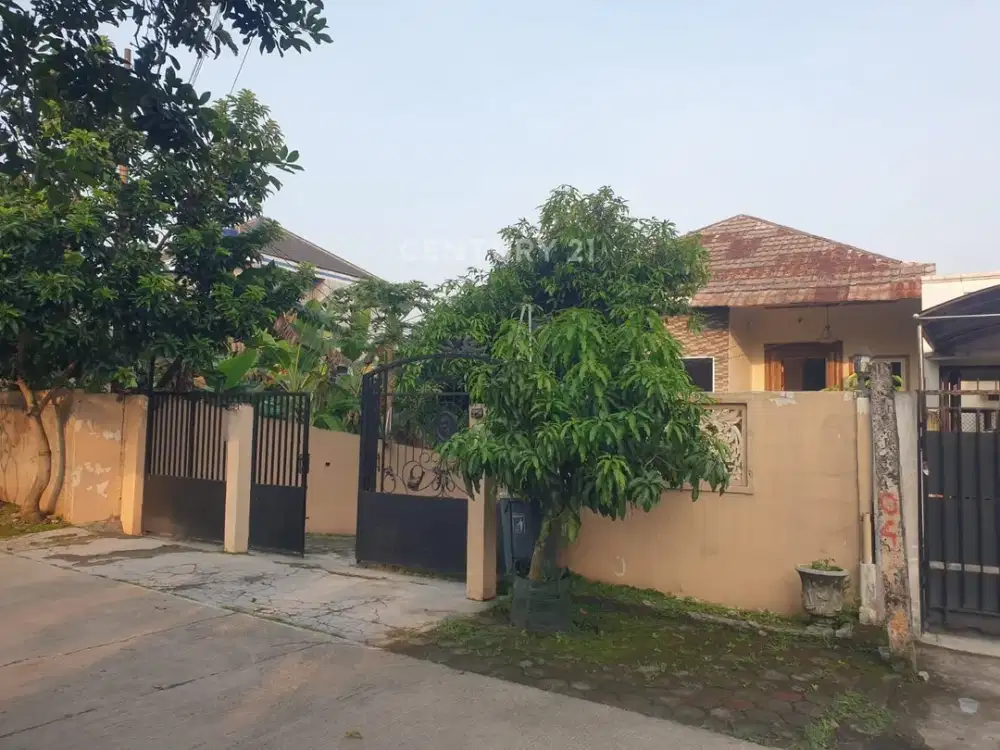Dijual Rumah Gaya Klasik Di Perum Batan Indah TangSel