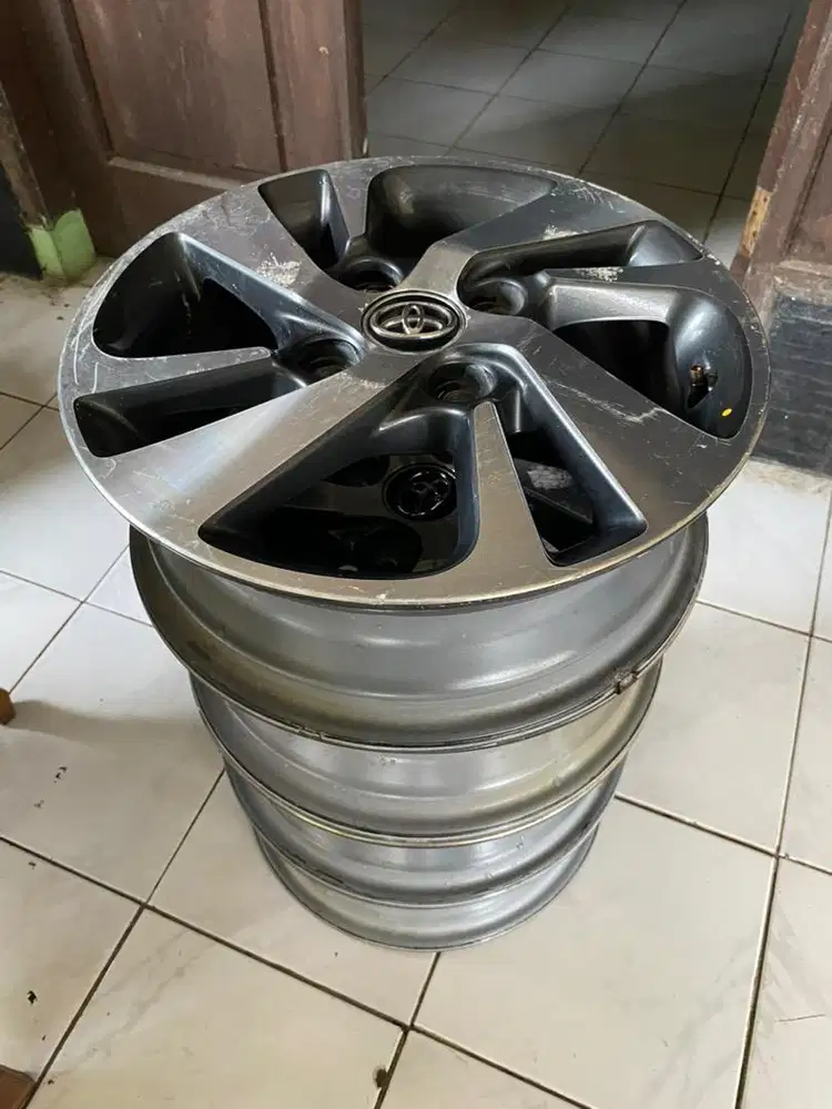 Velg Original Avanza Veloz R15 4x114 xenia livina